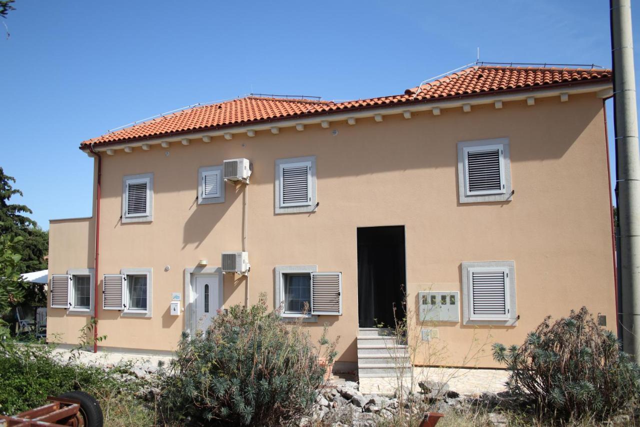 Apartments Pegla Nerezine Exterior foto
